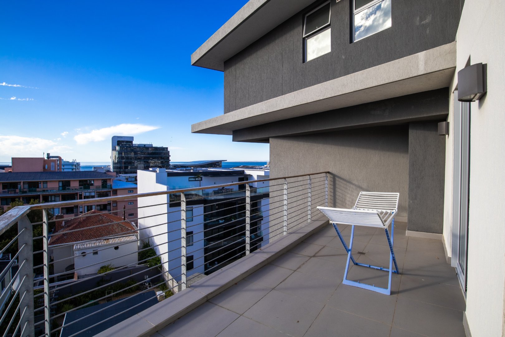 To Let 3 Bedroom Property for Rent in Sea Point Western Cape